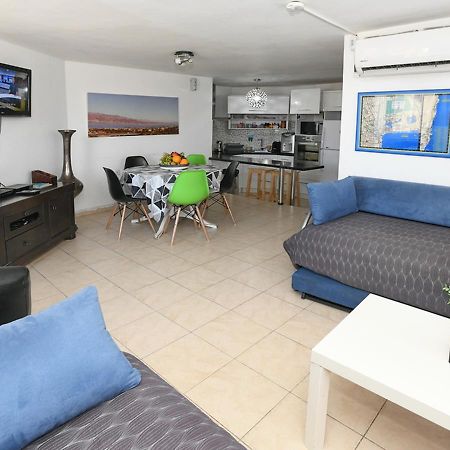 Avi'S Suites Eilat Buitenkant foto