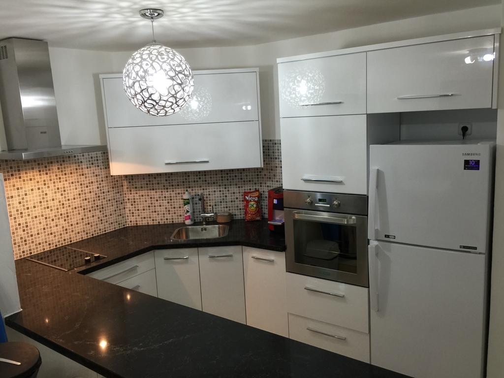Avi'S Suites Eilat Buitenkant foto