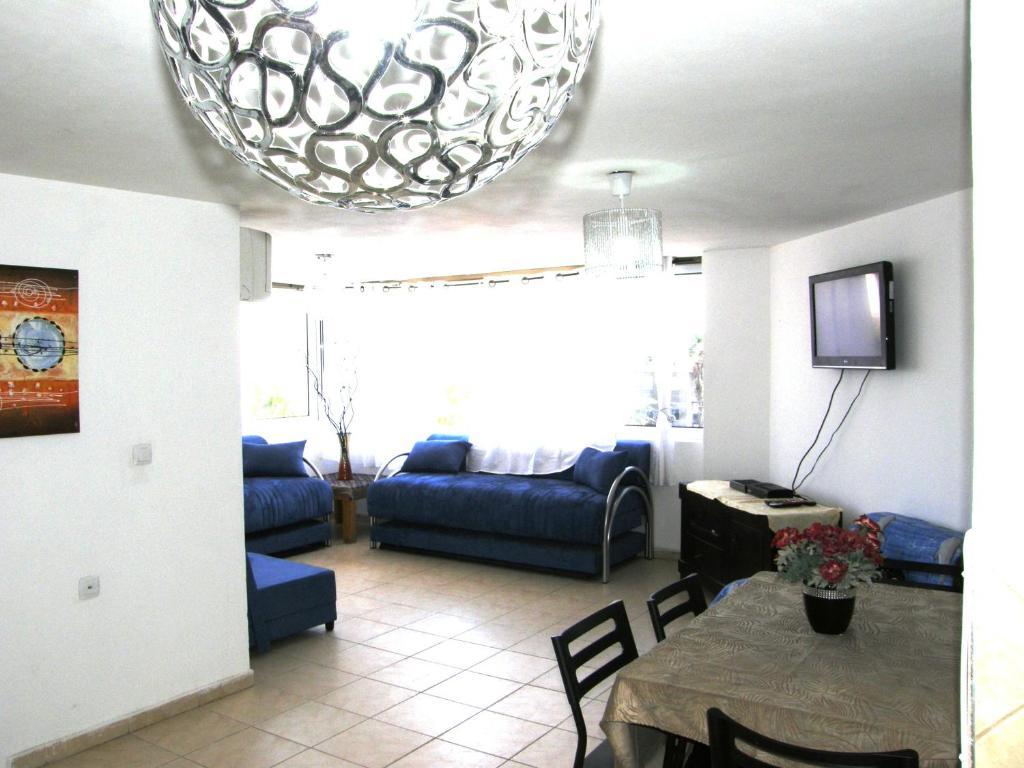 Avi'S Suites Eilat Buitenkant foto