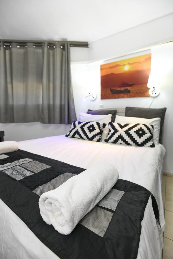 Avi'S Suites Eilat Buitenkant foto