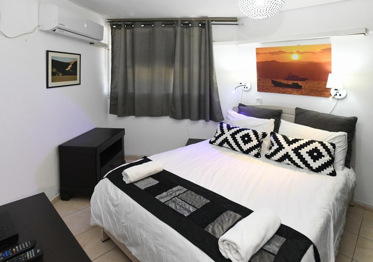 Avi'S Suites Eilat Buitenkant foto