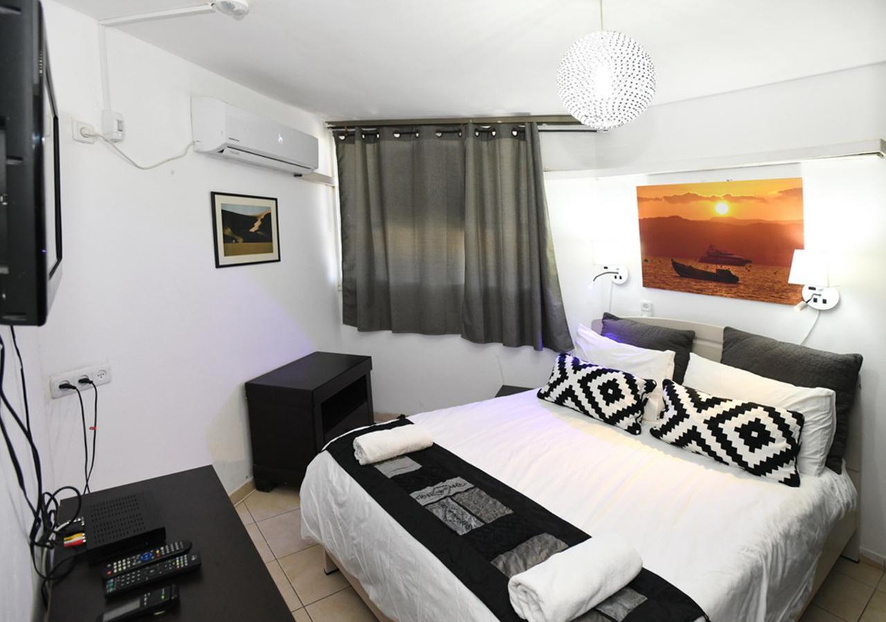 Avi'S Suites Eilat Buitenkant foto